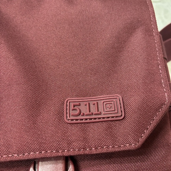 5.11 Tactical Wine / Bottle Carrier Bag - Two-Compartment - Maroon - Picture 2 of 7